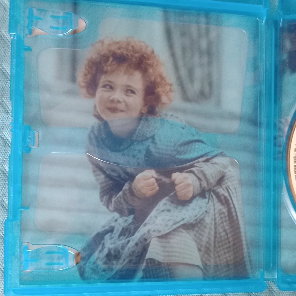 Annie Sing-Along Blu-Ray Disc - Picture 6 of 8
